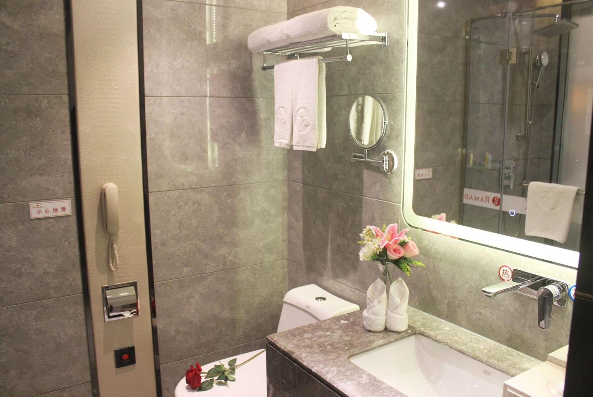 Ramada Shenzhen Baoan Otel Dış mekan fotoğraf